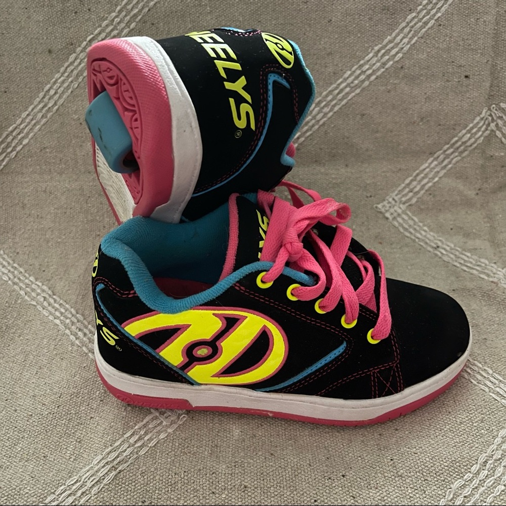 Heelys youth size 3 - Picture 1 of 7